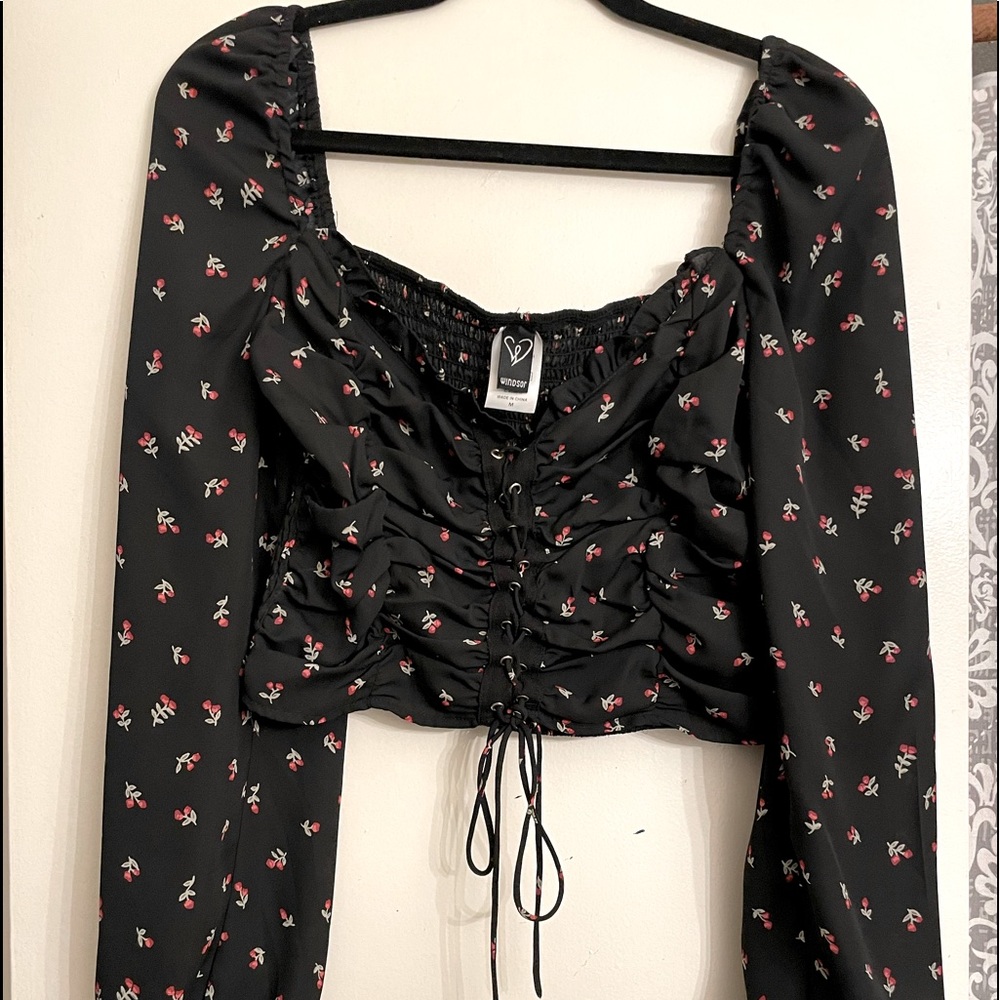 Maiden Black Long sleeve front lace up blouse w/ flower pattern . Size Medium.